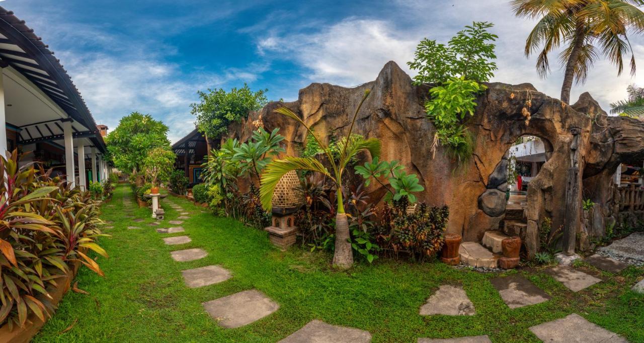 Binaria Museum Hotel Lovina  Exterior photo