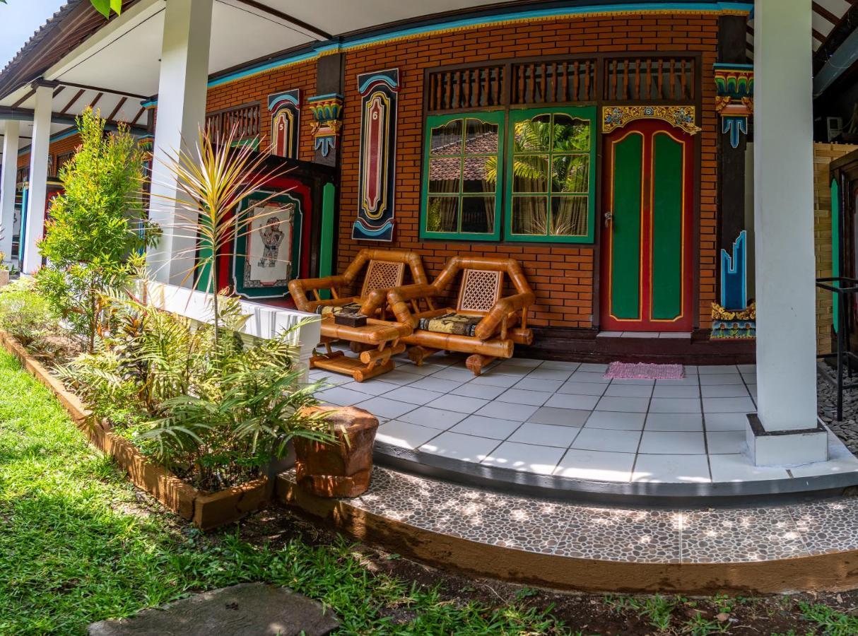 Binaria Museum Hotel Lovina  Exterior photo