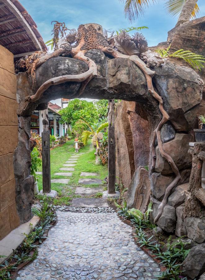 Binaria Museum Hotel Lovina  Exterior photo